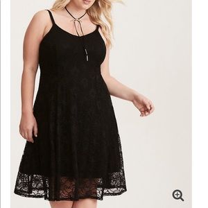 BLACK LACE MIDI SLIP DRESS